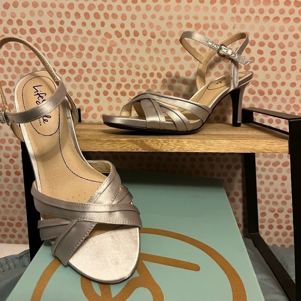 LifeStride Women's Maebree Pump